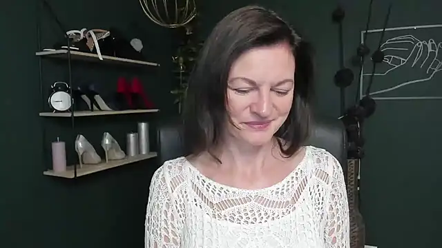 VivianWILD online show from 09/25/25, 08:18