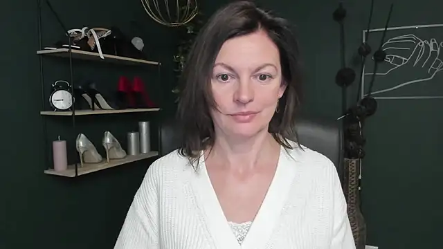 VivianWILD online show from 09/26/25, 05:55