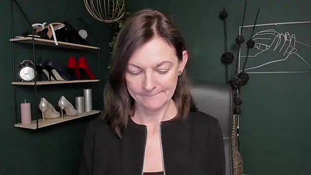 VivianWILD online show from 09/30/25, 06:40