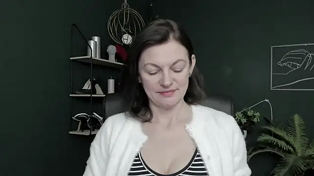 VivianWILD online show from 03/20/26, 07:57