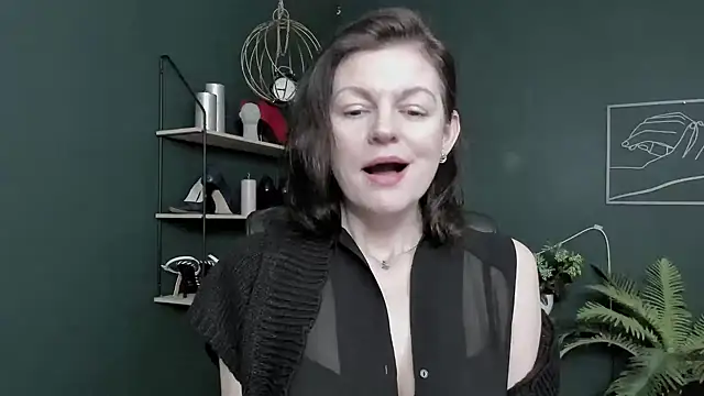 VivianWILD online show from 03/27/26, 07:47