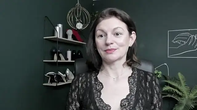 VivianWILD online show from 04/23/26, 06:47