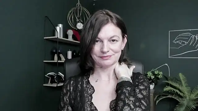 VivianWILD online show from 04/23/26, 12:29