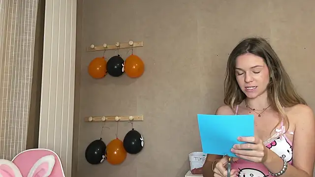 lucie mehott online show from 10/19/25, 08:48