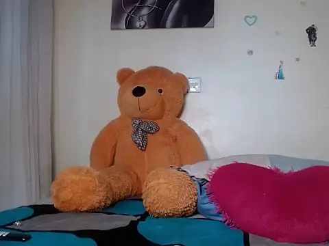 Snapshot of TeenieReeny chatting on 01/14/25, 10:17 TeenieReeny online show from 01/14/25, 10:17