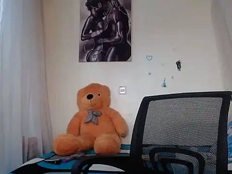 Snapshot of TeenieReeny chatting on 01/15/25, 01:41 TeenieReeny online show from 01/15/25, 01:41