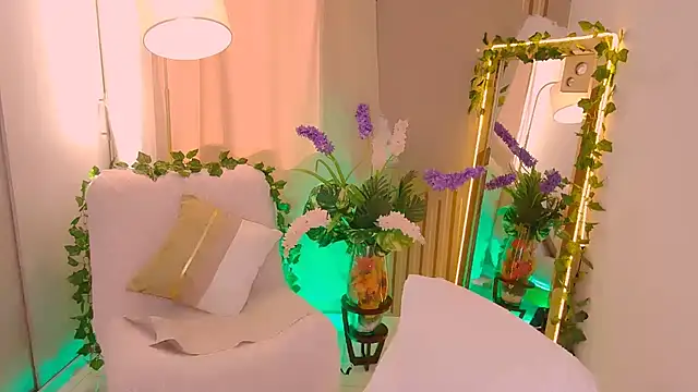 Snapshot of Miss_ash chatting on 02/17/25, 08:36 Miss ash online show from 02/17/25, 08:36