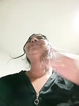 Giselabrunette25 online show from 09/19/25, 12:23