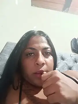 Snapshot of Giselabrunette25 chatting on 06/18/26, 05:41 Giselabrunette25 online show from 06/18/26, 05:41