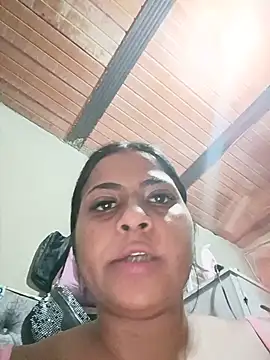Snapshot of Giselabrunette25 chatting on 06/19/26, 05:45 Giselabrunette25 online show from 06/19/26, 05:45