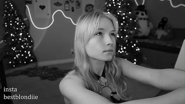 Snapshot of bestblonde chatting on 01/02/25, 05:18 bestblonde online show from 01/02/25, 05:18