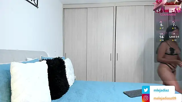 Snapshot of MalejaDiaz_ chatting on 02/13/25, 05:01 MalejaDiaz online show from 02/13/25, 05:01