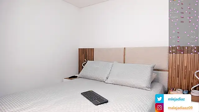 MalejaDiaz  online show from 11/05/25, 07:47