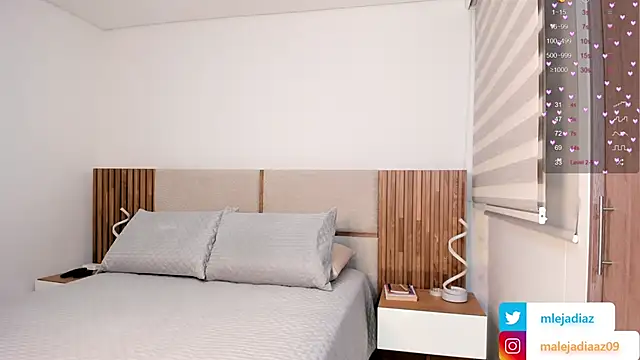 MalejaDiaz  online show from 11/27/25, 08:22