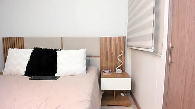 MalejaDiaz  online show from 04/15/26, 07:58