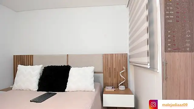 MalejaDiaz  online show from 04/20/26, 08:21