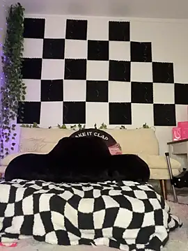 yummyrina online show from 04/22/26, 08:32