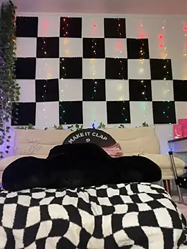 yummyrina online show from 04/23/26, 02:52