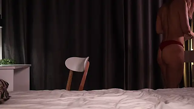 Snapshot of AnnittaStar chatting on 12/12/24, 01:43 AnnittaStar online show from 12/12/24, 01:43