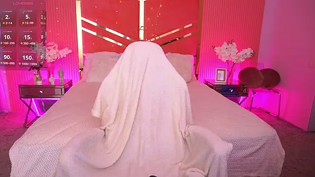 Miki Kivi online show from 04/14/26, 11:11