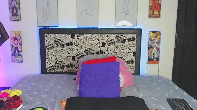 Rihana14 online show from 11/17/25, 08:47