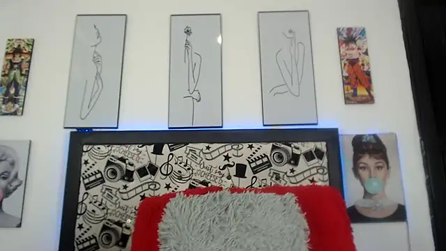 Rihana14 online show from 06/06/26, 08:02