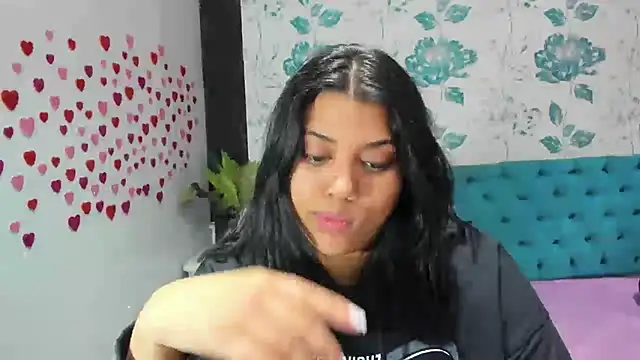 LindaBreeS online show from 02/01/25, 07:55