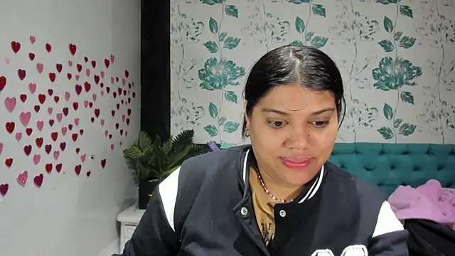 LindaBreeS online show from 03/01/25, 02:02