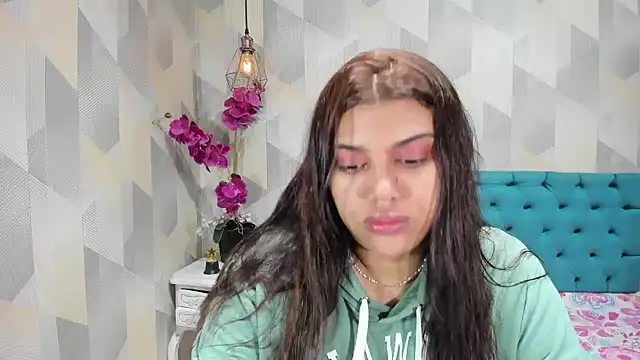 LindaBreeS online show from 09/15/25, 04:23