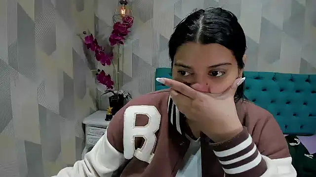 LindaBreeS online show from 10/04/25, 01:53