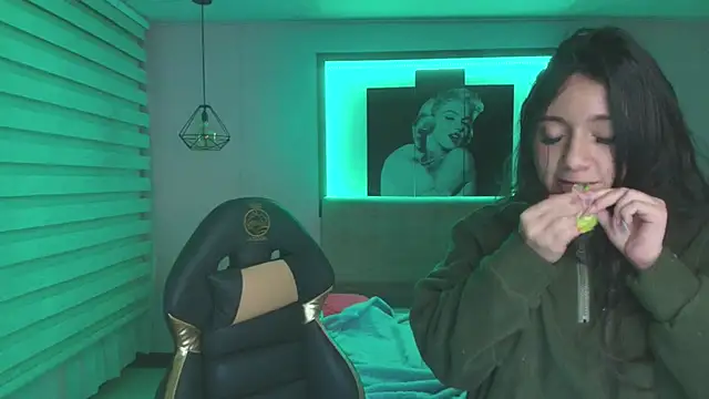 Andrea Ramos online show from 02/22/25, 08:18