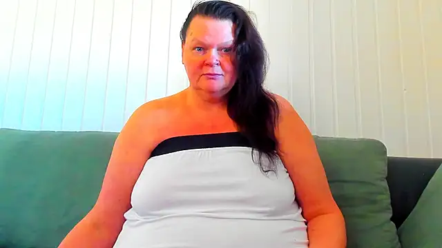 MilanaBiegert online show from 03/26/26, 02:44