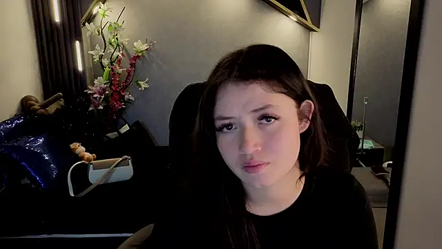 almma shy online show from 09/23/25, 01:36