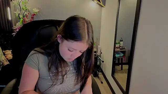 almma shy online show from 10/04/25, 03:21