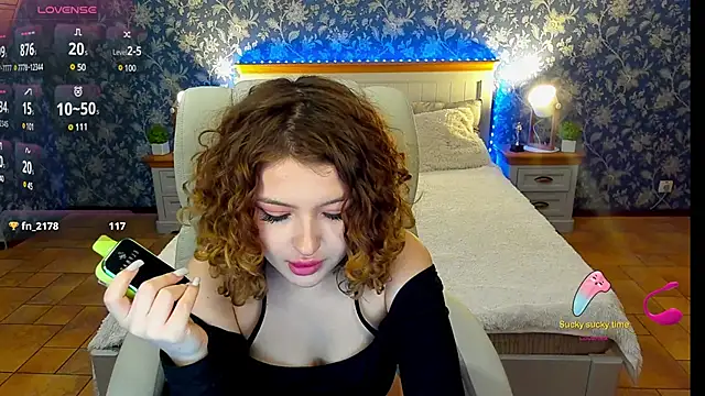 Snapshot of YesPussyClover chatting on 01/25/25, 11:02 YesPussyClover online show from 01/25/25, 11:02