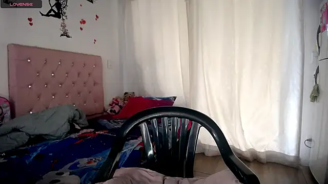 Snapshot of Kloy__sech- chatting on 02/17/25, 02:15 Kloy sech- online show from 02/17/25, 02:15