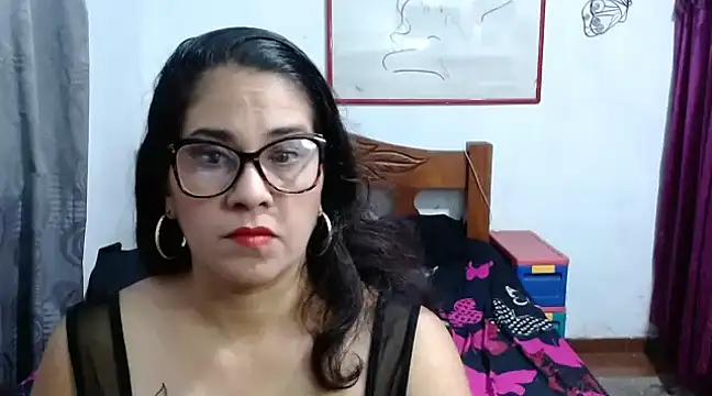 Mistresskloe01 online show from 12/06/24, 12:49