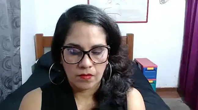 Mistresskloe01 online show from 12/13/24, 01:01