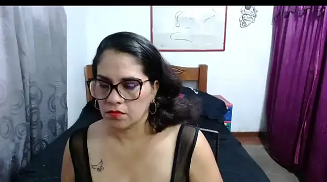 Mistresskloe01 online show from 12/16/24, 01:11