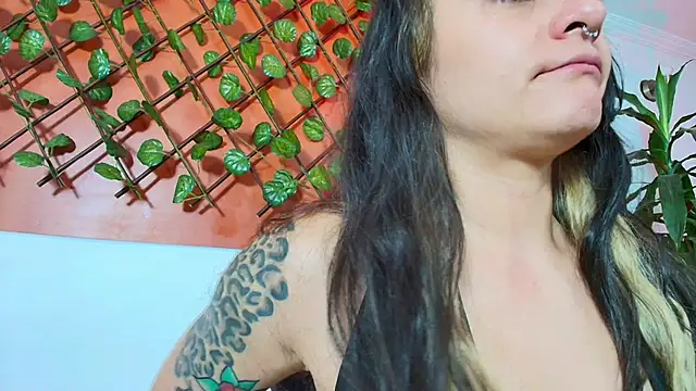 Naughty Kittenm online show from 04/10/26, 11:15