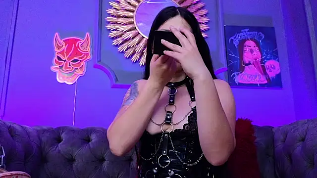 Julieta Russell online show from 02/18/25, 07:52