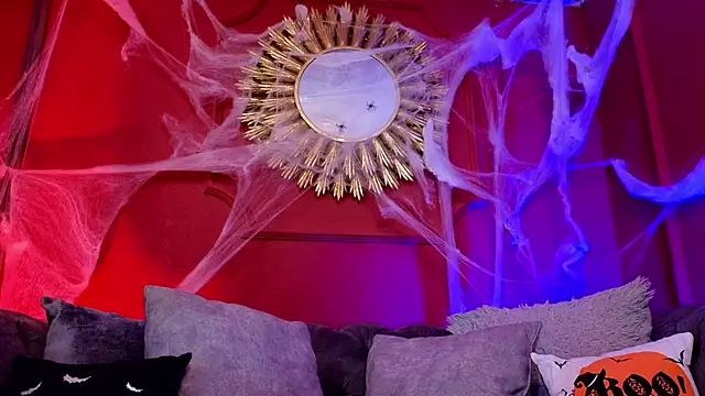 Julieta Russell online show from 10/17/25, 12:30