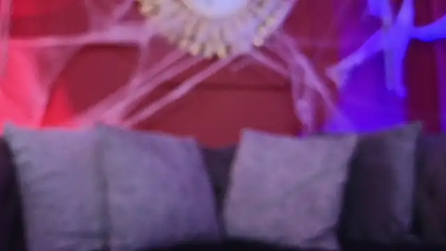 Julieta Russell online show from 10/20/25, 12:16