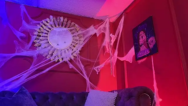 Julieta Russell online show from 10/22/25, 11:21