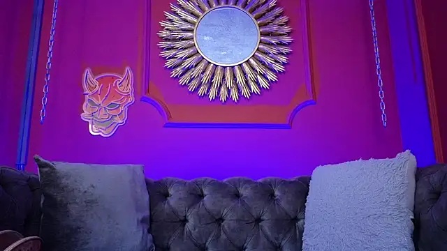 Julieta Russell online show from 04/08/26, 12:05