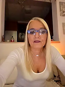 kikkastar online show from 10/28/25, 09:06