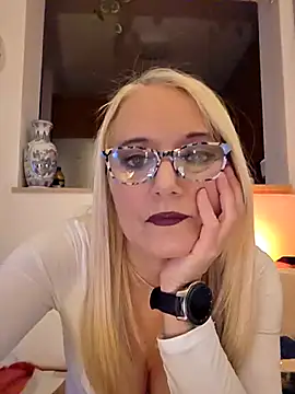 kikkastar online show from 12/04/25, 08:50