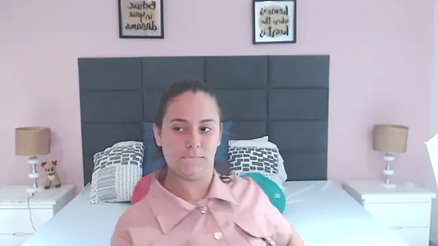 MadisonJenner online show from 12/30/24, 01:14