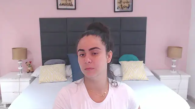 MadisonJenner online show from 01/12/25, 11:28