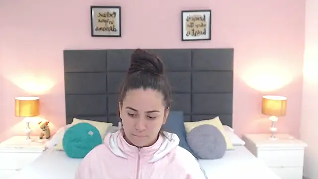 MadisonJenner online show from 01/26/25, 11:17